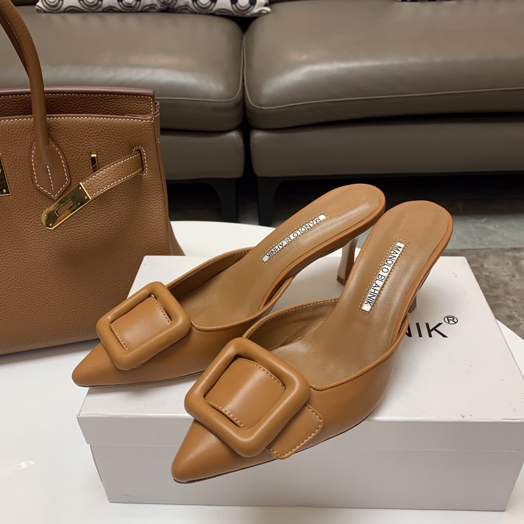 Manolo Blahnik Summer Heeled Mules with Buckle Detail - Elegant and Chic 1 Manolo Blahnik Summer Heeled Mules with Buckle Detail - Elegant and Chic
