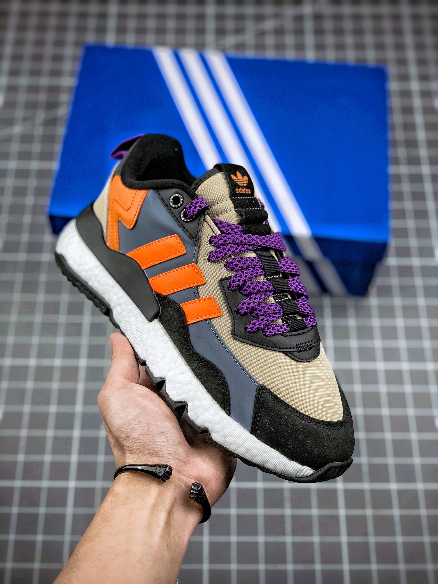 AD Nite Jogger Boost 3.0 trébol colaboración corredor nocturno fotos reales primer lanzamiento zapatillas de running re…