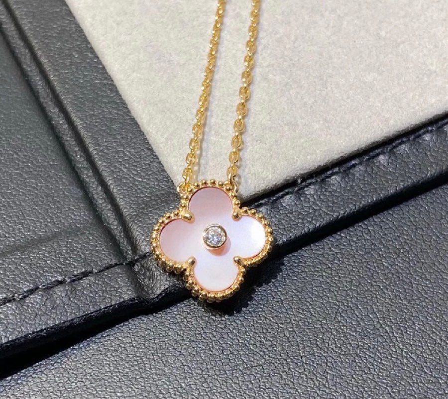 VCA Necklace