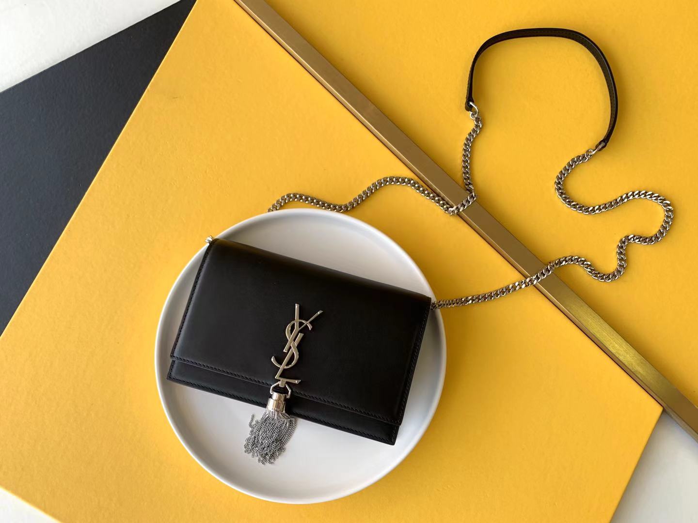 Tassel Chain Bag Magnetic Lock Card Slot Coin Pocket Bill Compartment