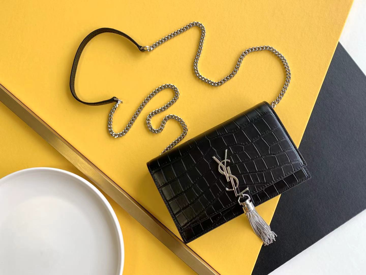 Tassel Chain Bag Magnetic Lock Card Slots Coin Pocket Bill Compartment