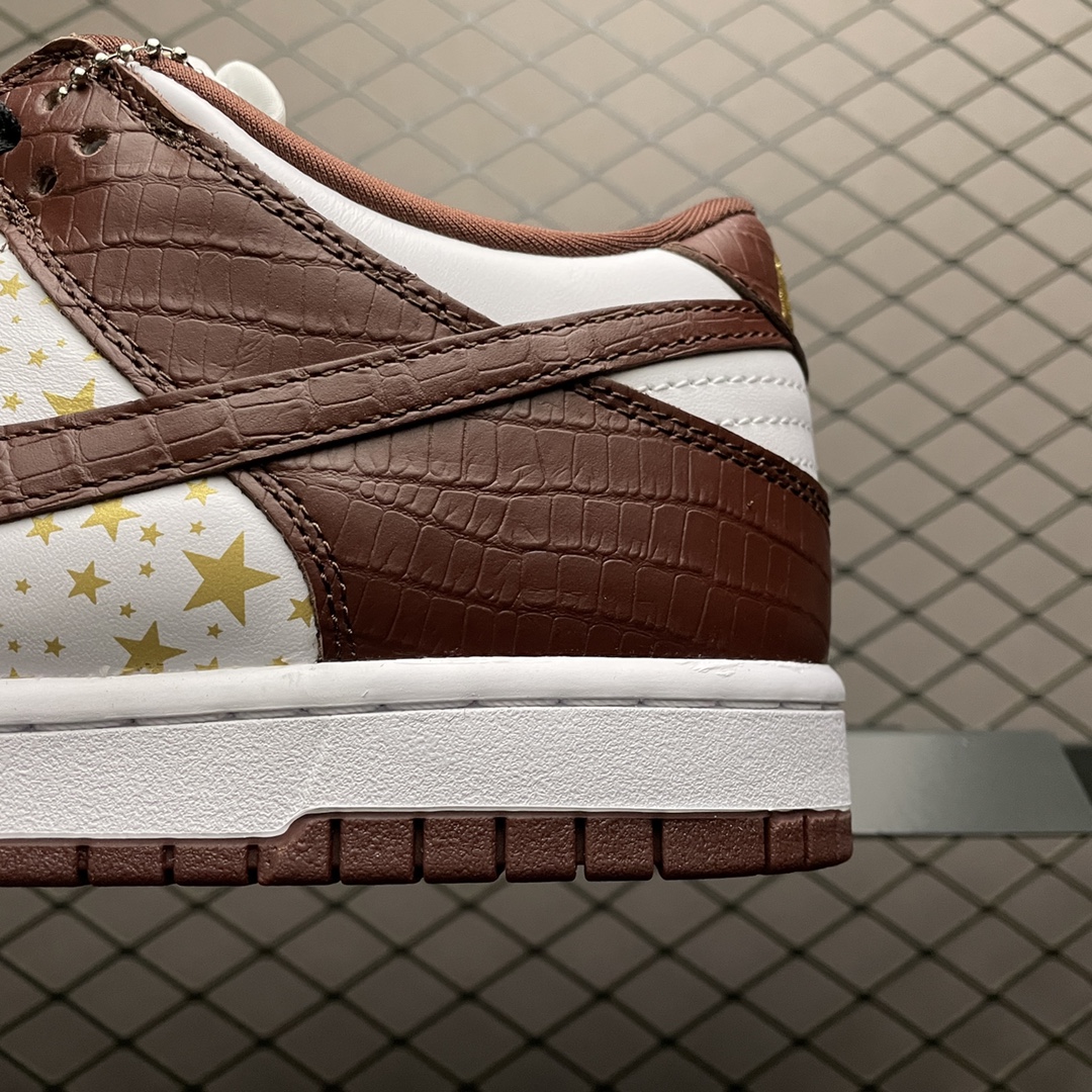 420 纯原版本 Supreme x Nike SB Dunk Low  ” Barkroot Brown ” 超限定联名低帮运动休闲板鞋 白红金 DH3228-103