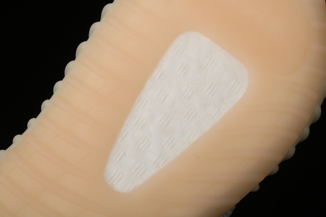 💰150真标💰180公司级💰260纯原版
Adidas Yeezy 350 Boost V2 FU9161 阿迪达斯椰子350二代 全新胡须白镂空天使配色 巴斯夫Boost原底
尺码:36 36.5 37 38 38.5 39 40 40.5 41 42 42.5 43 44 44.5 45 46 47