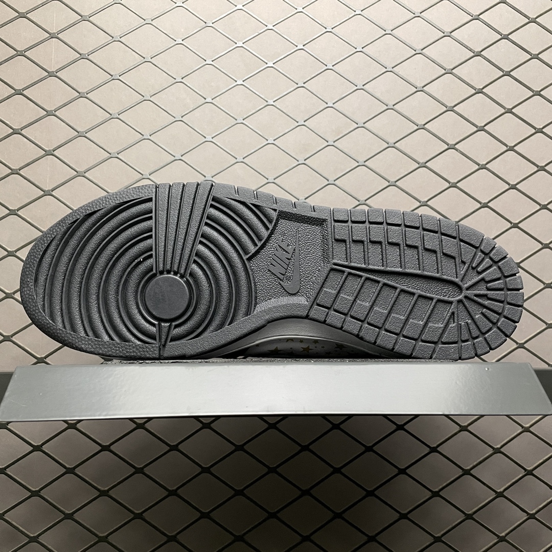 420 纯原版本 Supreme x Nike SB Dunk Low  ” Black Stars ” 白金黑 超限定联名低帮运动休闲板鞋 DH3228-102