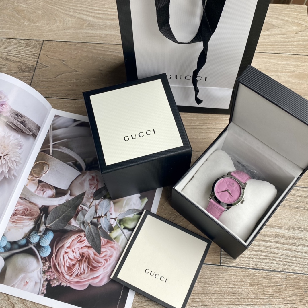 Lote Gucci G-TIMELES Modelo de cinturón de la serie Gucci, belleza de verano, ~ 38 mm de diámetro. Cristal de…