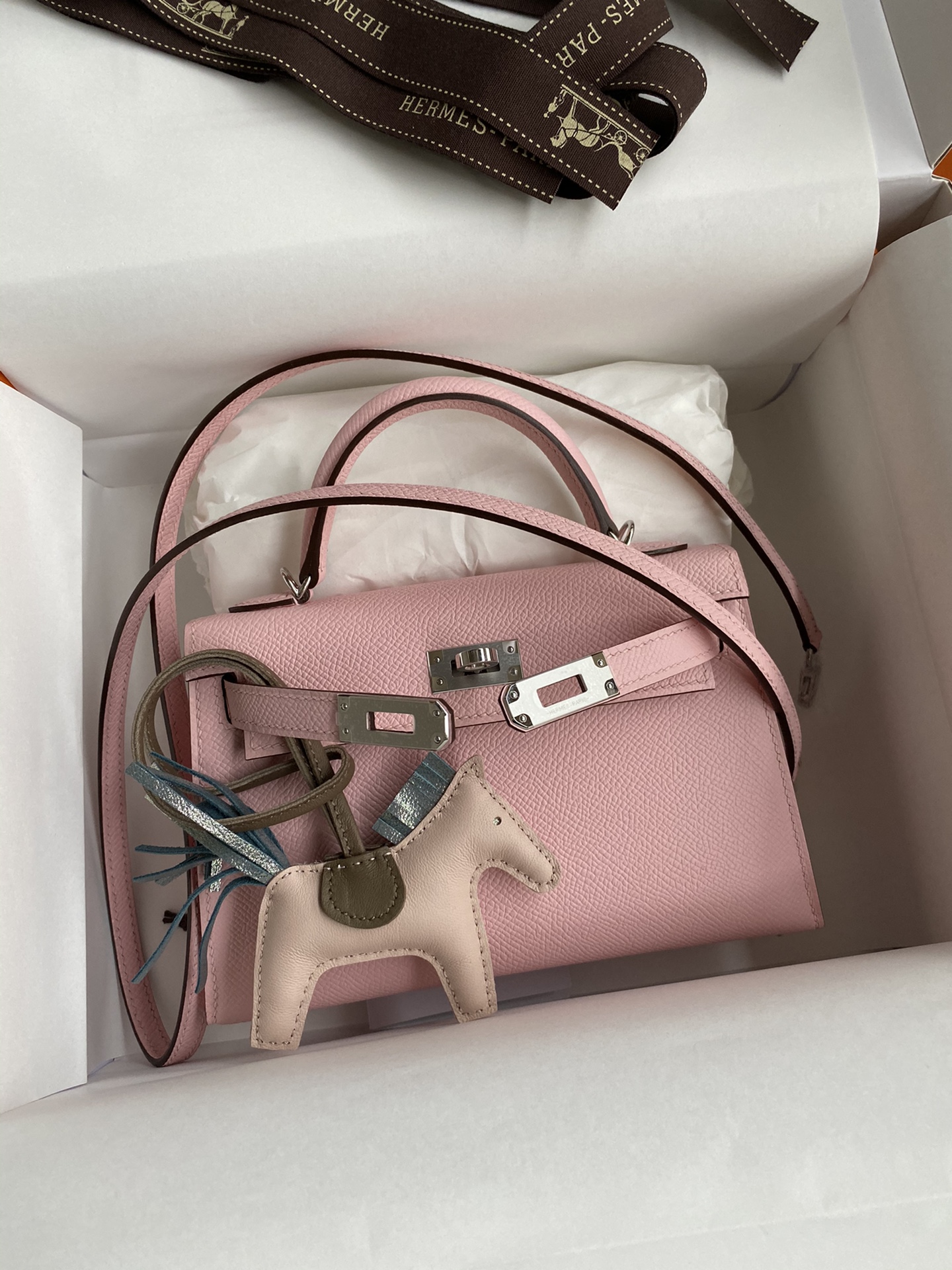 Hermès Product _dA3qfj7GwV6RKHZffxVcoIJ4-laEIa73biiSazQ