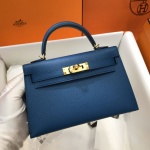 👉Segunda geração Mini Kelly 19cm couro Epsom importado fivela ouro azul Izmir 1 👉Segunda geração Mini Kelly 19cm couro Epsom importado fivela ouro azul Izmir