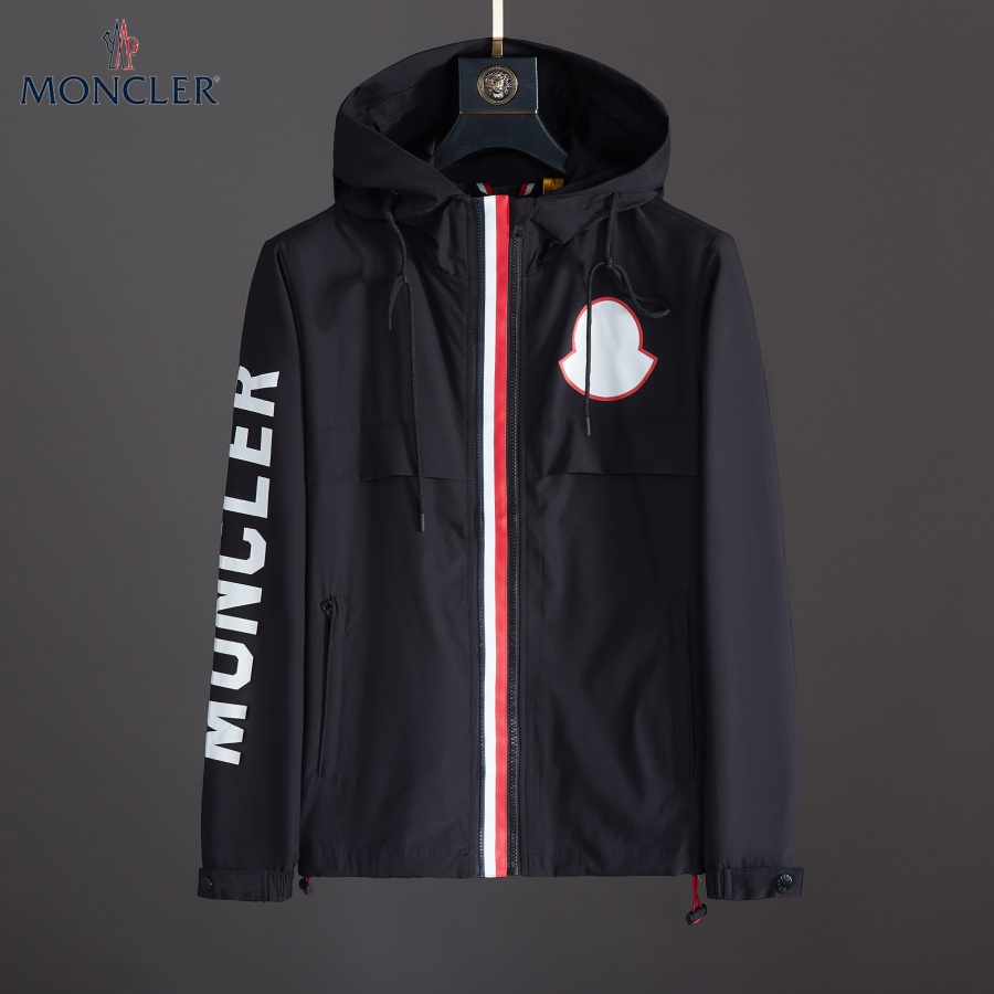 NO:129058,A hot spring product!  The new 2025 spring jacket, the new product on the show is perfect, comfortable and warm when worn on both sides, the three-standard full color and attractive, and the very outstanding design easily advances the sense of fashion. The workmanship is extremely exquisite and rigorous, and the wiring is neat and meticulous!  A masterpiece of a big-name designer!  The upper body doesn't look bloated and super handsome!  Spot code M ~ XXXL,,Moncler,jackets & coats,jackets & coats,alexander wang19860909开春爆款！ 蒙口 2025春季新款夹克外套,秀场新品品相非常完美,双面穿舒适保暖,三标齐全色泽饱满诱人,非常出彩的设计,轻松将时髦感进阶,做工极为考究严谨,走线工整细致！大牌设计师巨作！上身不显臃肿、超级帅气！现货码数M ～ XXXL,,Moncler,jackets & coats,jackets & coats,alexander wang,Men's clothing