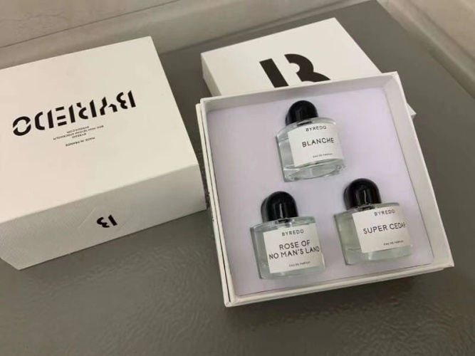Byredo Miniature Perfume Set, 3 x 5ml - Blanche, Rose of No Man's Land, Super Cedar 1 Byredo Miniature Perfume Set, 3 x 5ml - Blanche, Rose of No Man's Land, Super Cedar