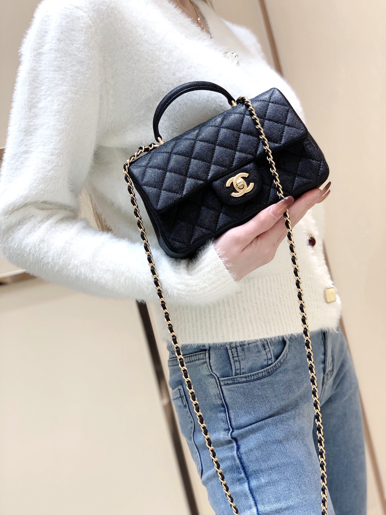 Chanel 经典之CF大mini带手腕版本 AS2431黑色