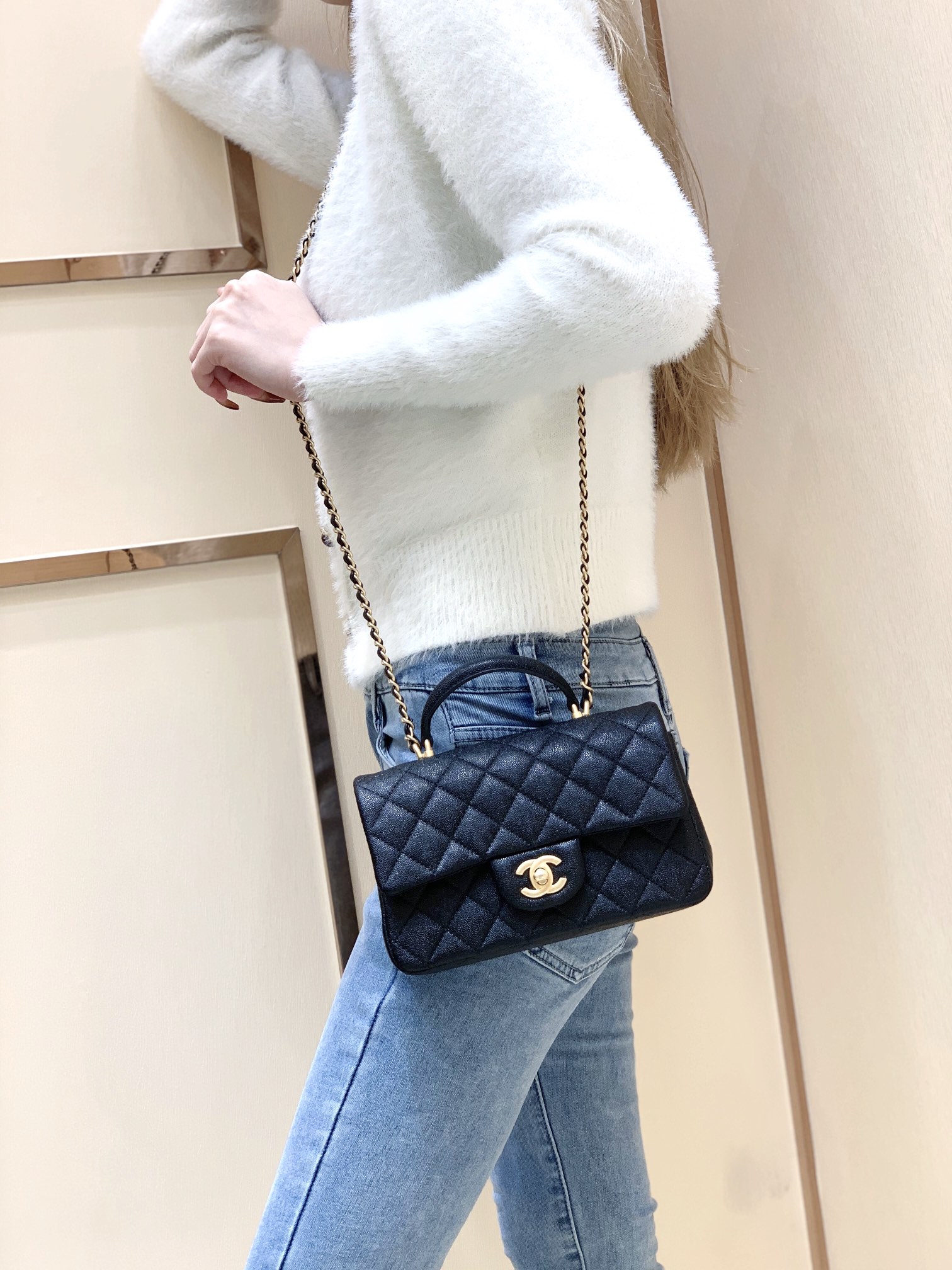 Chanel 经典之CF大mini带手腕版本 AS2431黑色