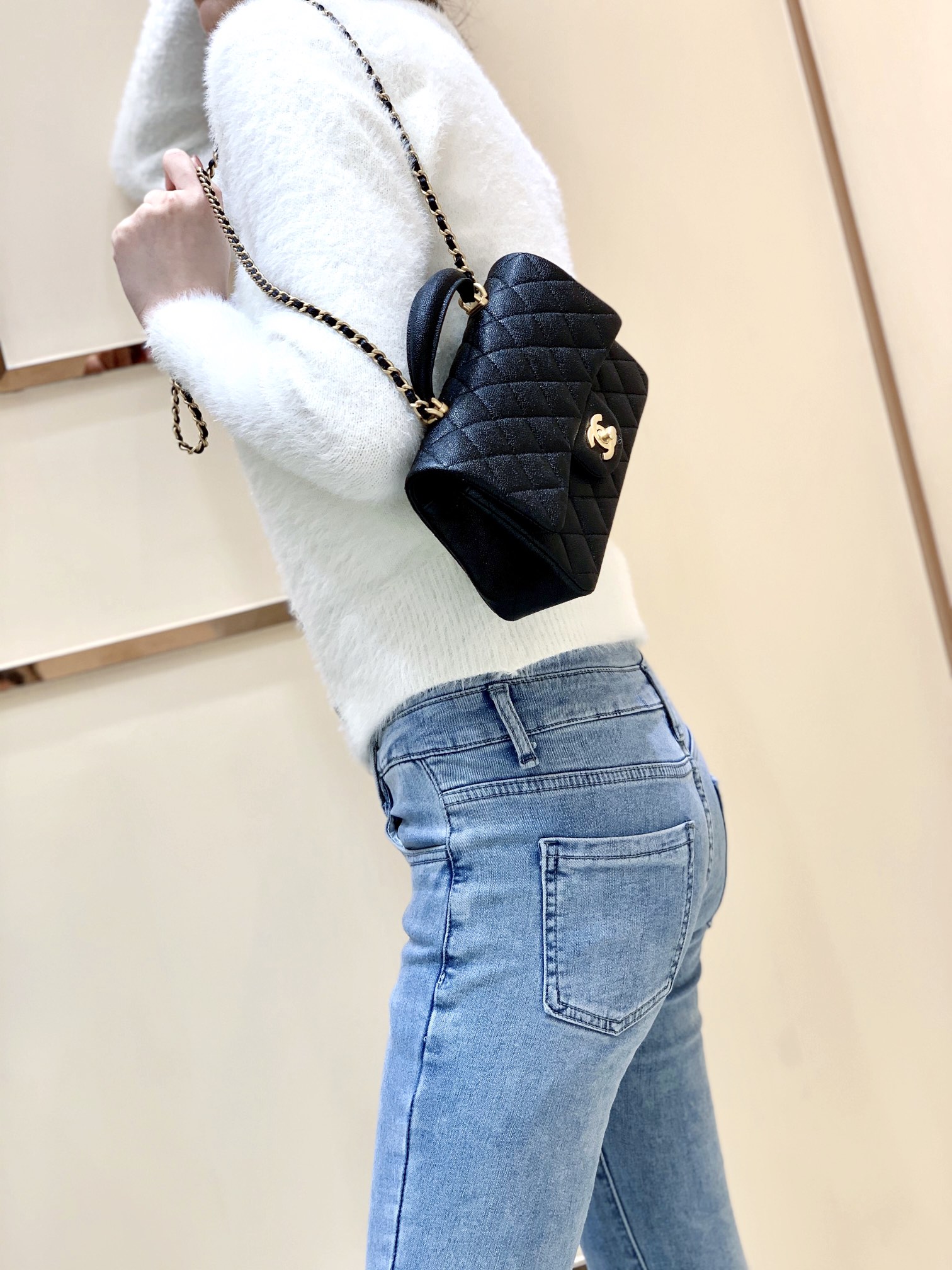 Chanel 经典之CF大mini带手腕版本 AS2431黑色