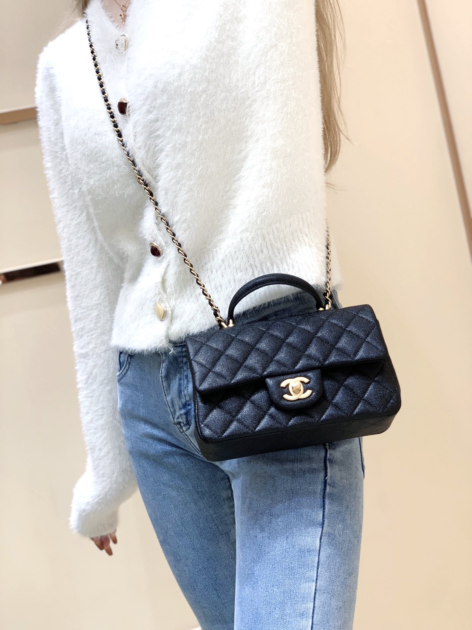 Chanel 经典之CF大mini带手腕版本 AS2431黑色
