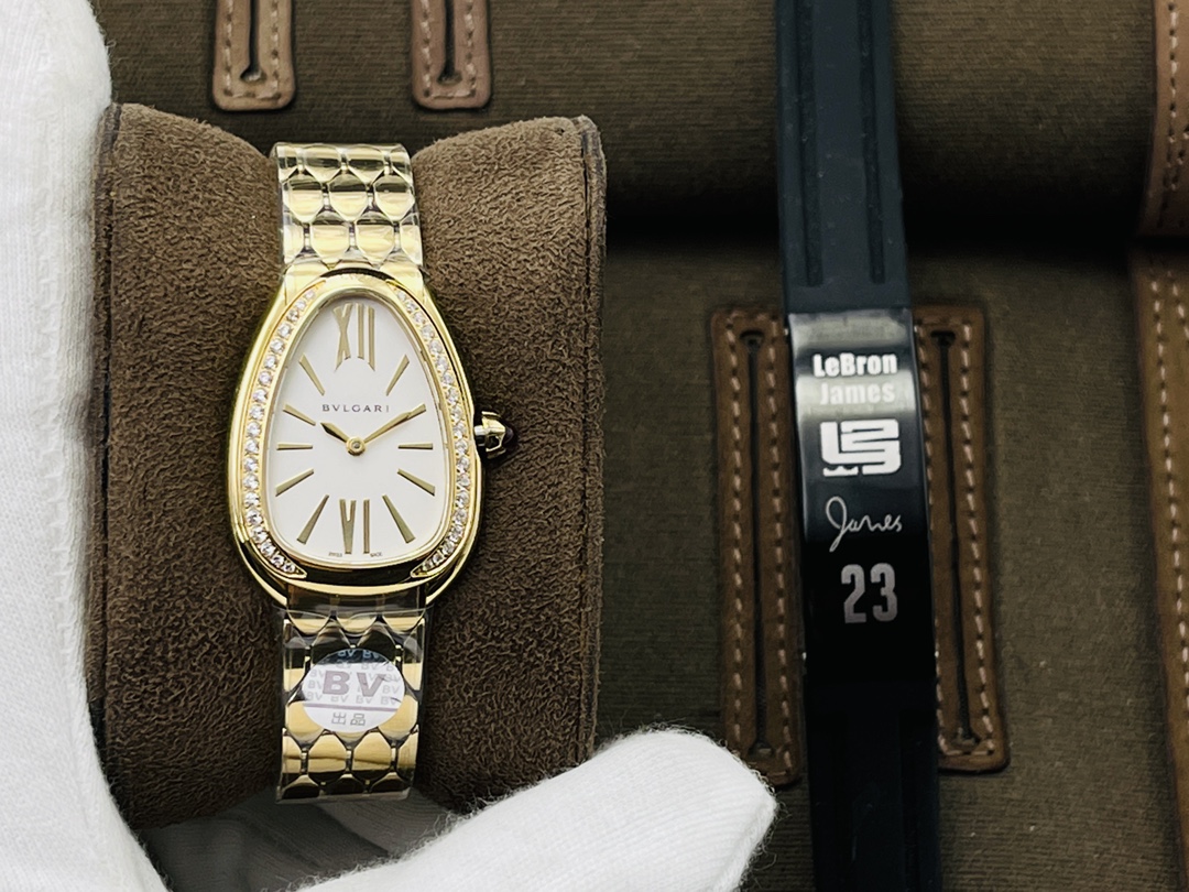 Bvlgari White Watch 1547