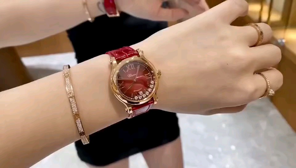 Chopard 手腕上的一抹火红
