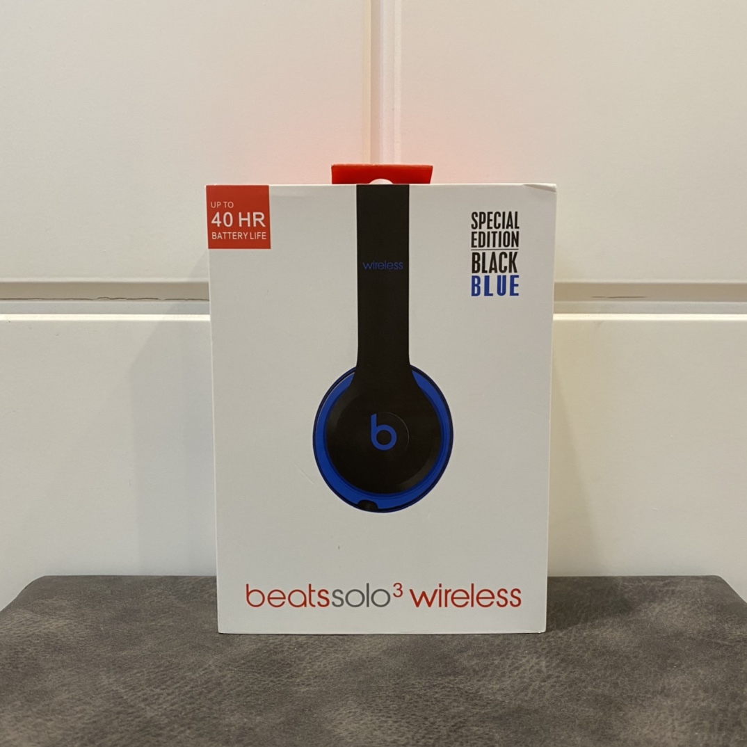 本地批💰50 利润自己加 BeaStudio3 头戴式无线蓝牙耳机 高配版 13个配色 苹果手机带弹窗连接 hifi音质 佩戴舒适,不压迫耳朵。 高性价比,绝对的装b神器,音质直逼千元神机 超长待机,充电100分钟。可持续使7个小时 支持ios/mac/安卓手机 可插线电脑使用 手机连接显示耳机标志和蓝牙型号,弓形部位带logo,两边带