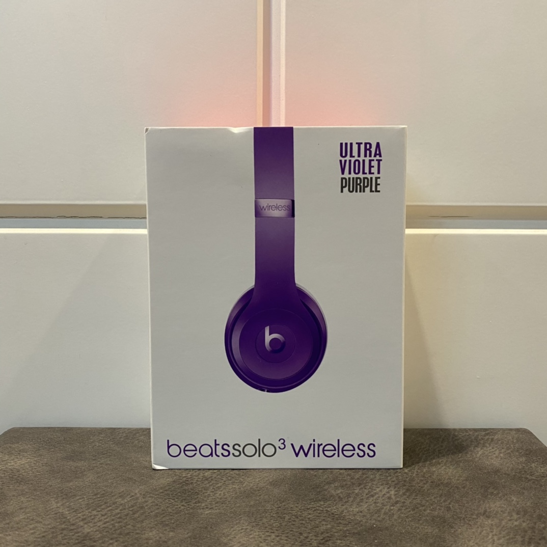 本地批💰50 利润自己加 BeaStudio3 头戴式无线蓝牙耳机 高配版 13个配色 苹果手机带弹窗连接 hifi音质 佩戴舒适,不压迫耳朵。 高性价比,绝对的装b神器,音质直逼千元神机 超长待机,充电100分钟。可持续使7个小时 支持ios/mac/安卓手机 可插线电脑使用 手机连接显示耳机标志和蓝牙型号,弓形部位带logo,两边带