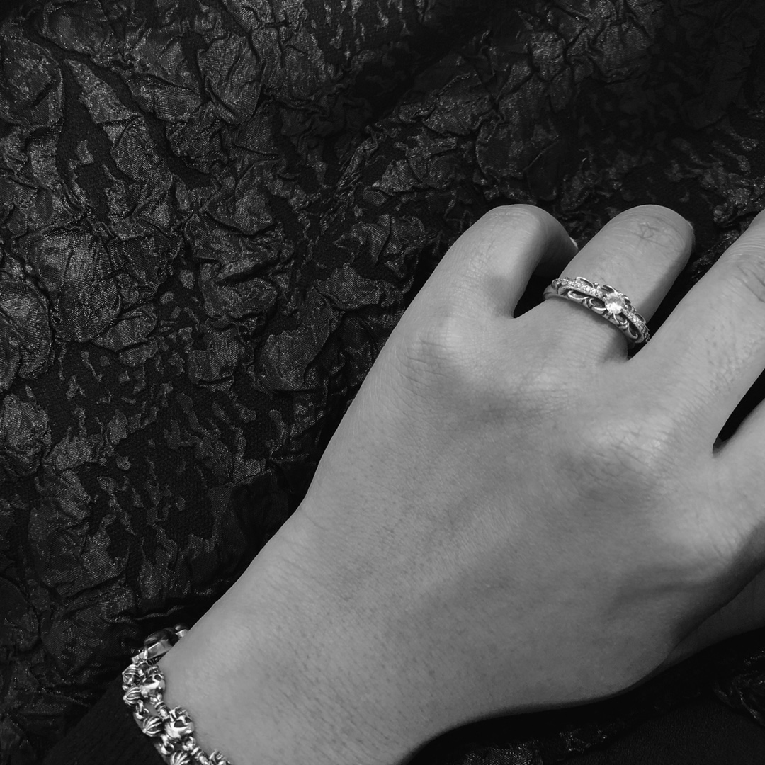 Chrome Hearts 新品上架𝐂𝐡𝐫𝐨𝐦𝐞 𝐡𝐞𝐚𝐫𝐬 克罗心十字花镶石戒指