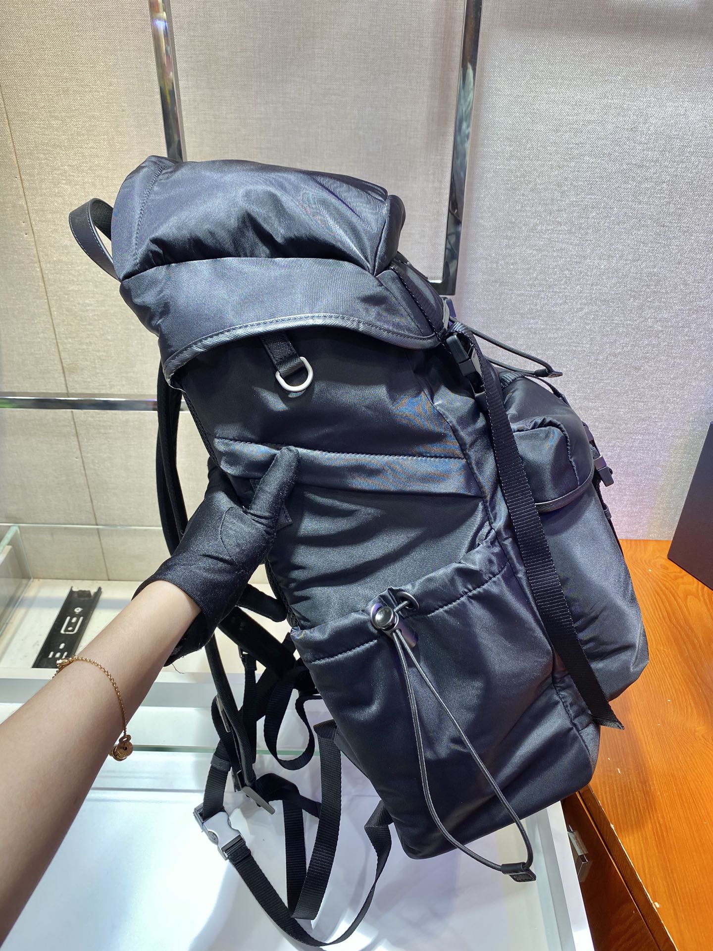 PRADA普拉达进口尼龙面料新款登山包2VZ079