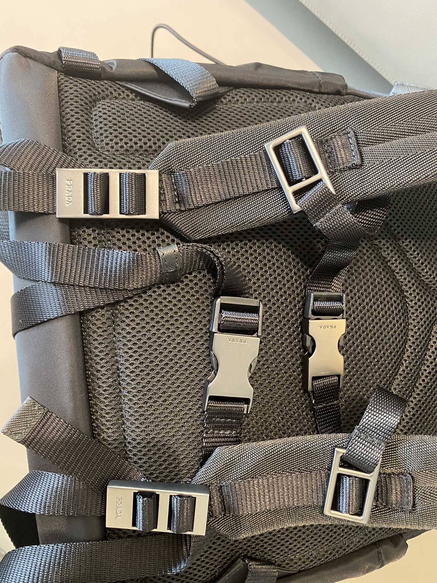 PRADA普拉达进口尼龙面料新款登山包2VZ079