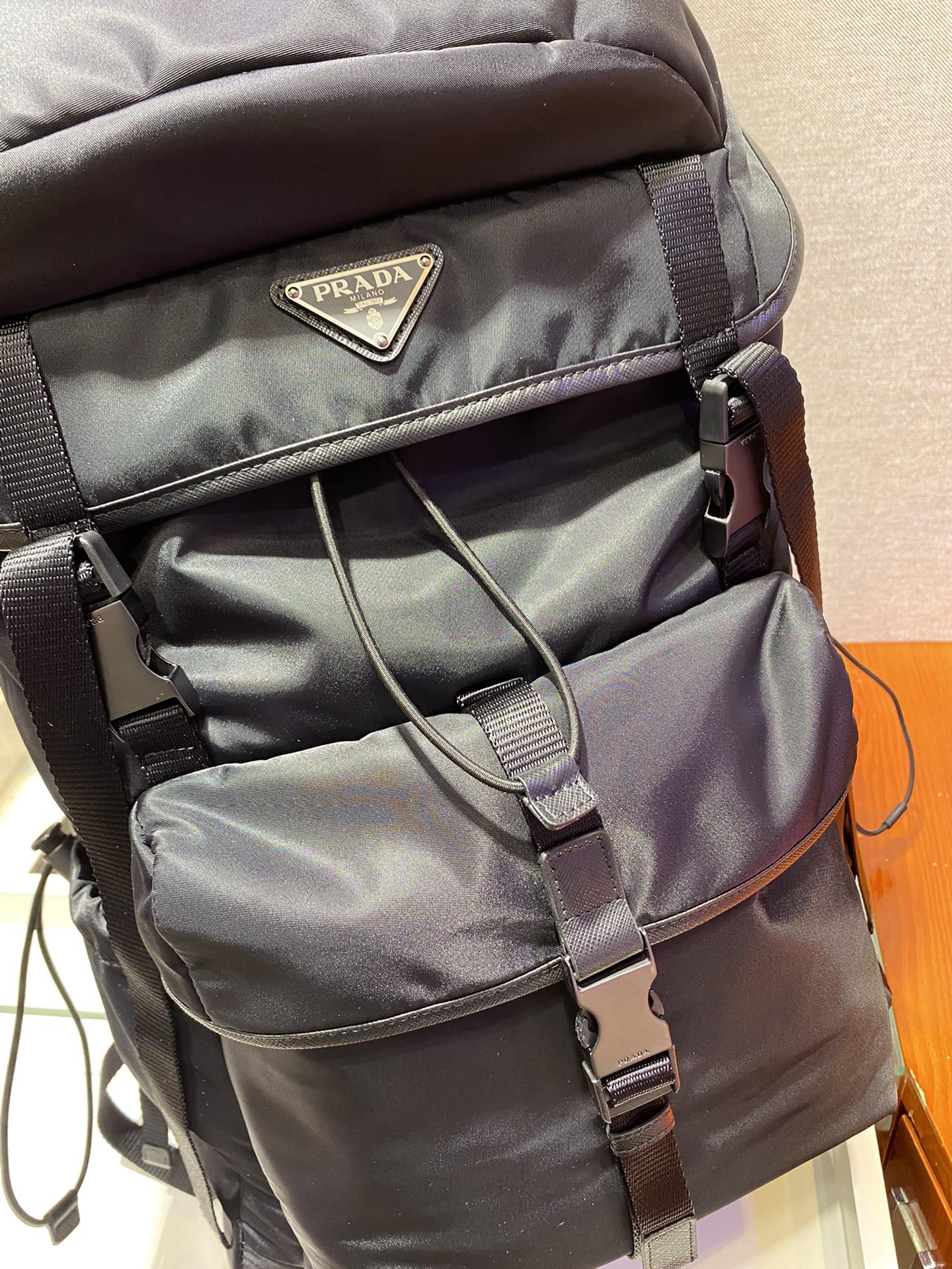 PRADA普拉达进口尼龙面料新款登山包2VZ079