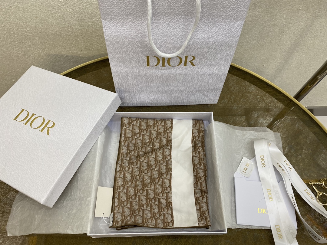 Dior迪奥砂洗工艺100%真丝围巾