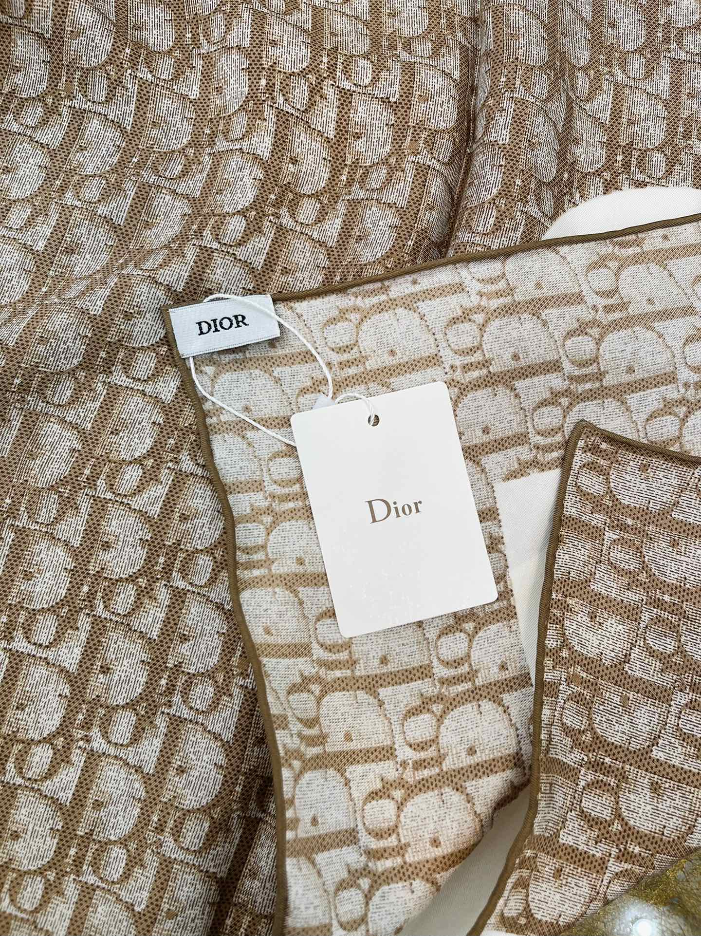 Dior迪奥砂洗工艺100%真丝围巾