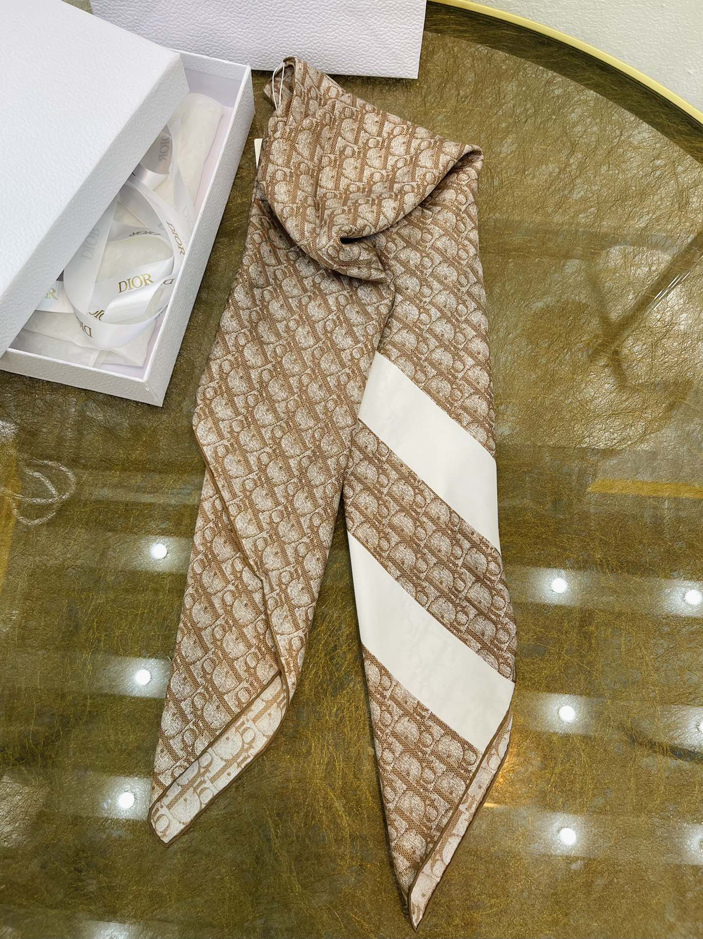 Dior迪奥砂洗工艺100%真丝围巾