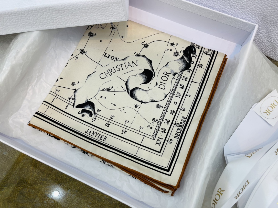 Dior迪奥星座图案100%真丝Zodiac 印花方巾