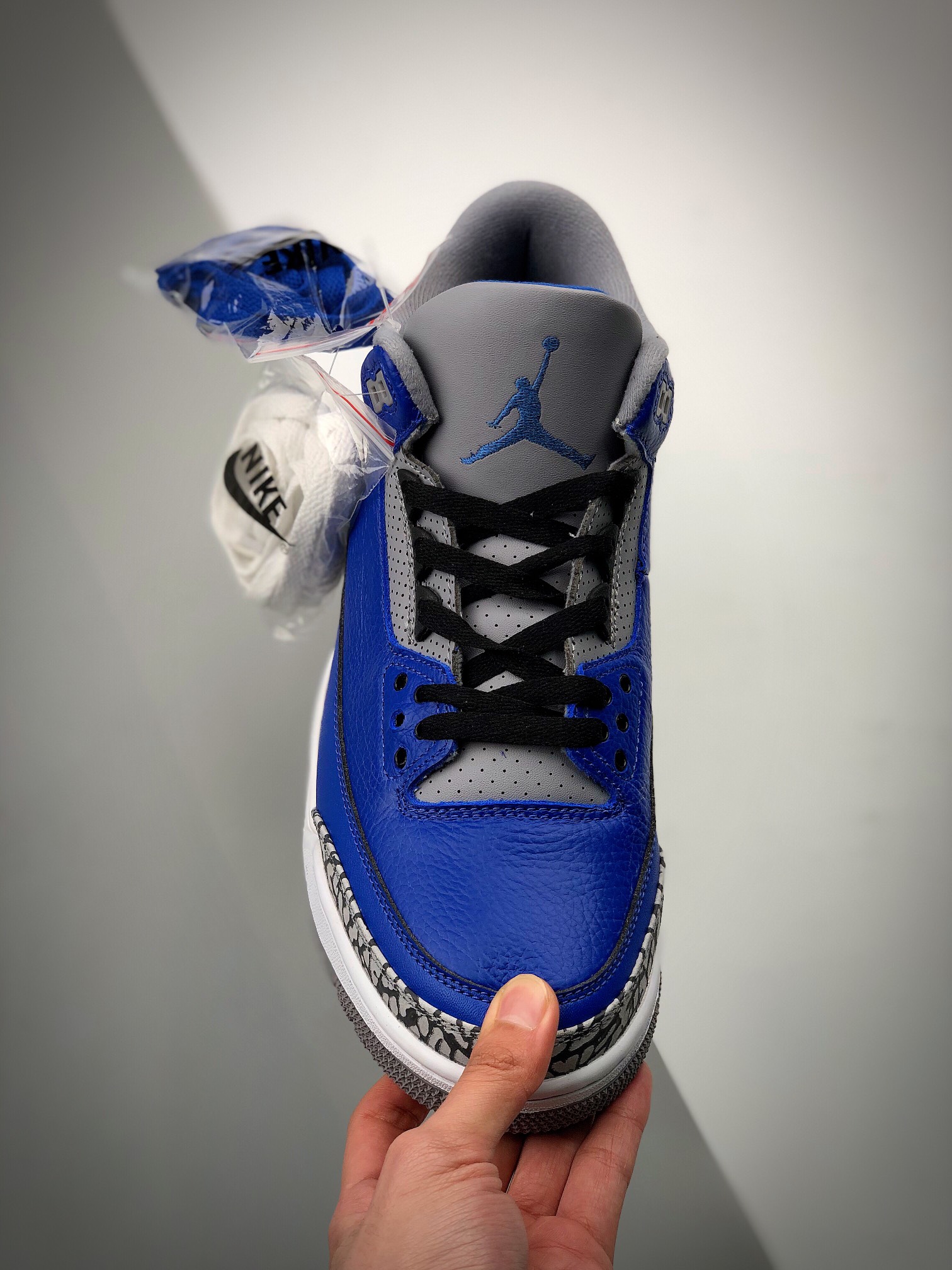 380 Air Jordan 3 Retro ”Blue Cement” 黑蓝水泥