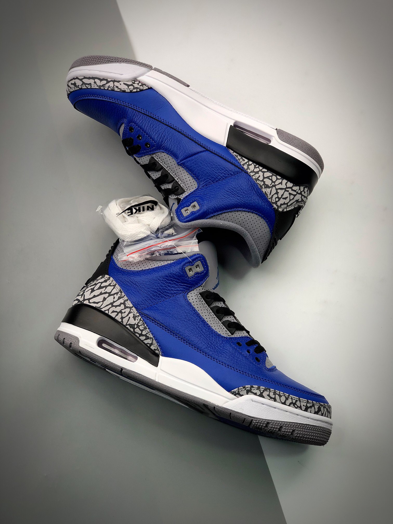 380 Air Jordan 3 Retro ”Blue Cement” 黑蓝水泥