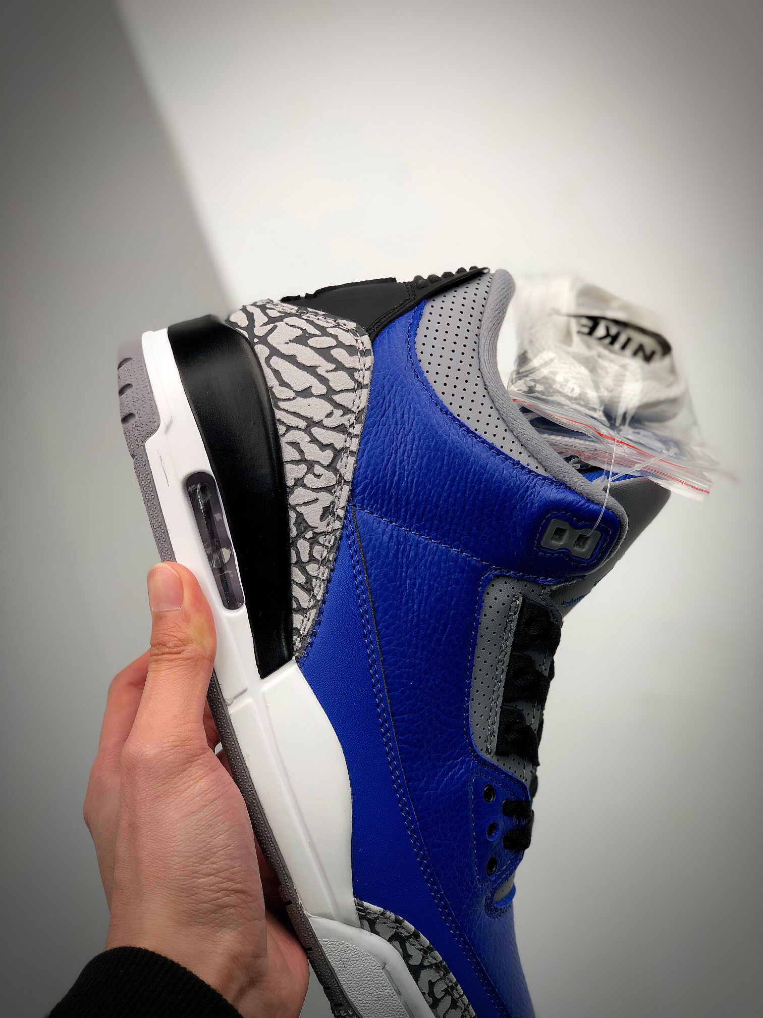 380 Air Jordan 3 Retro ”Blue Cement” 黑蓝水泥