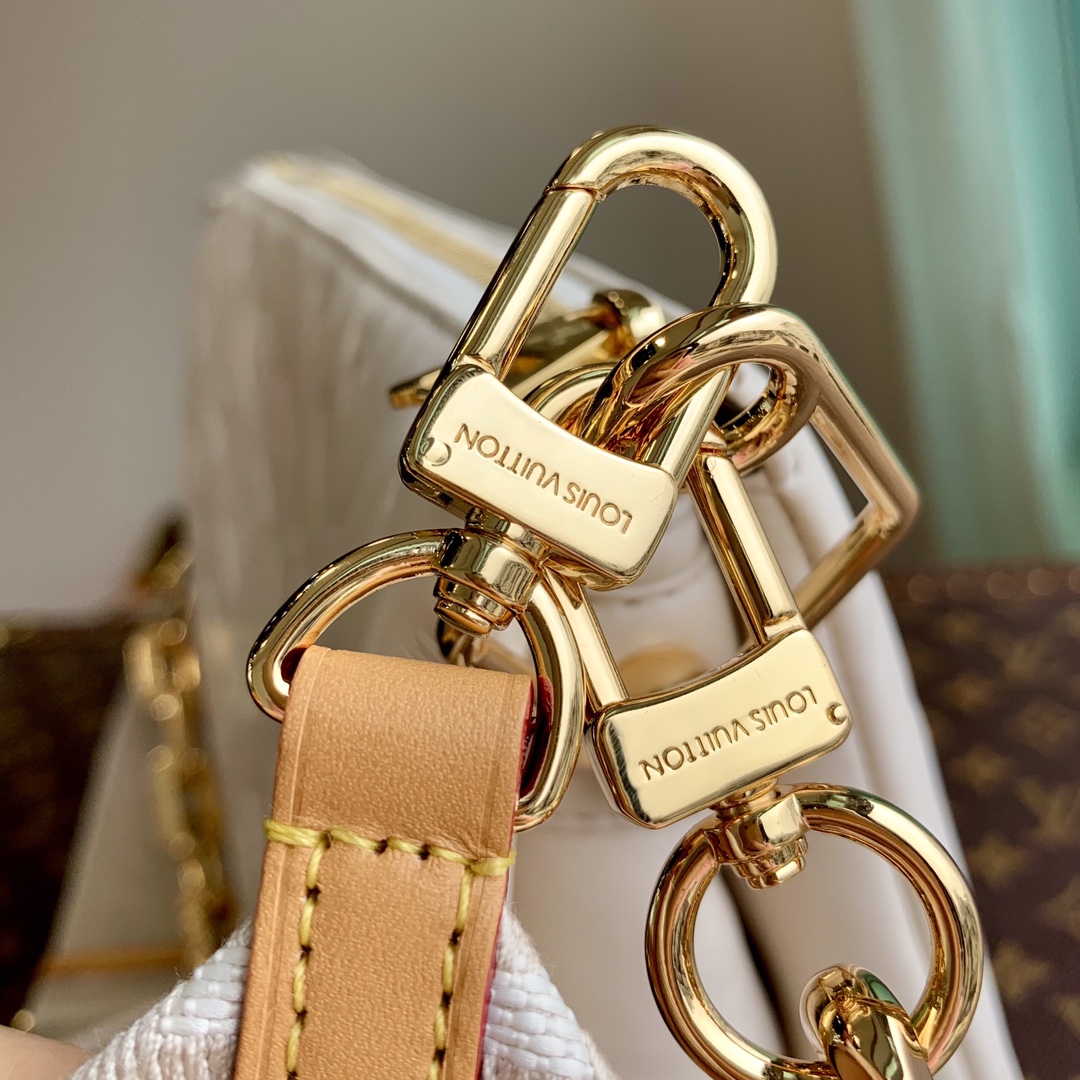 Louis Vuitton LV Coussin PM bag M57793奶白色