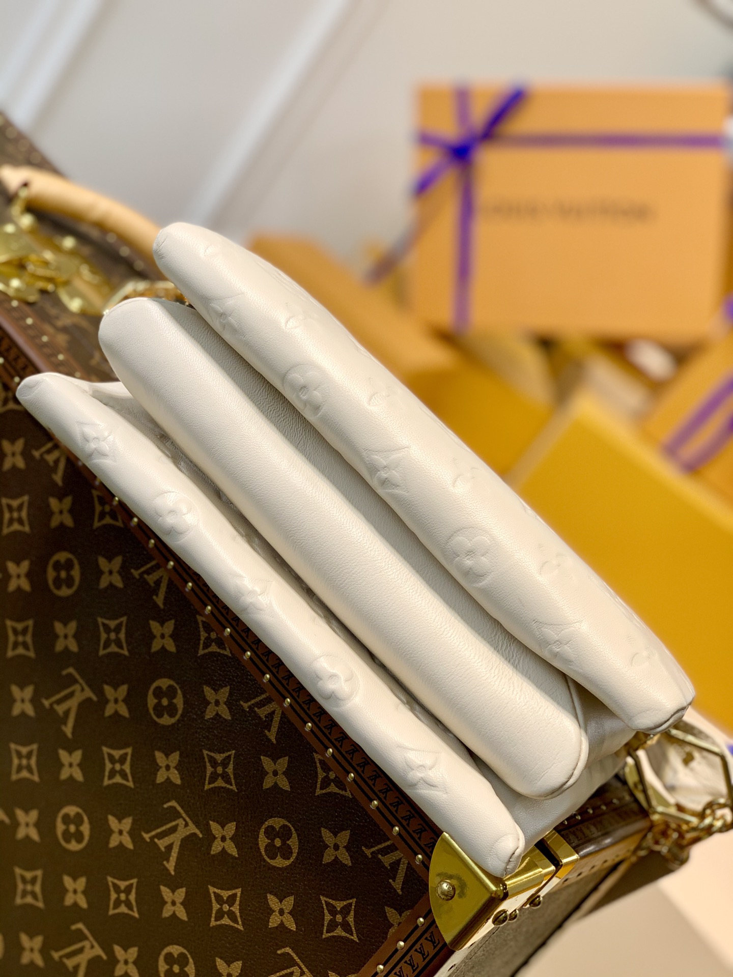 Louis Vuitton LV Coussin PM bag M57793奶白色