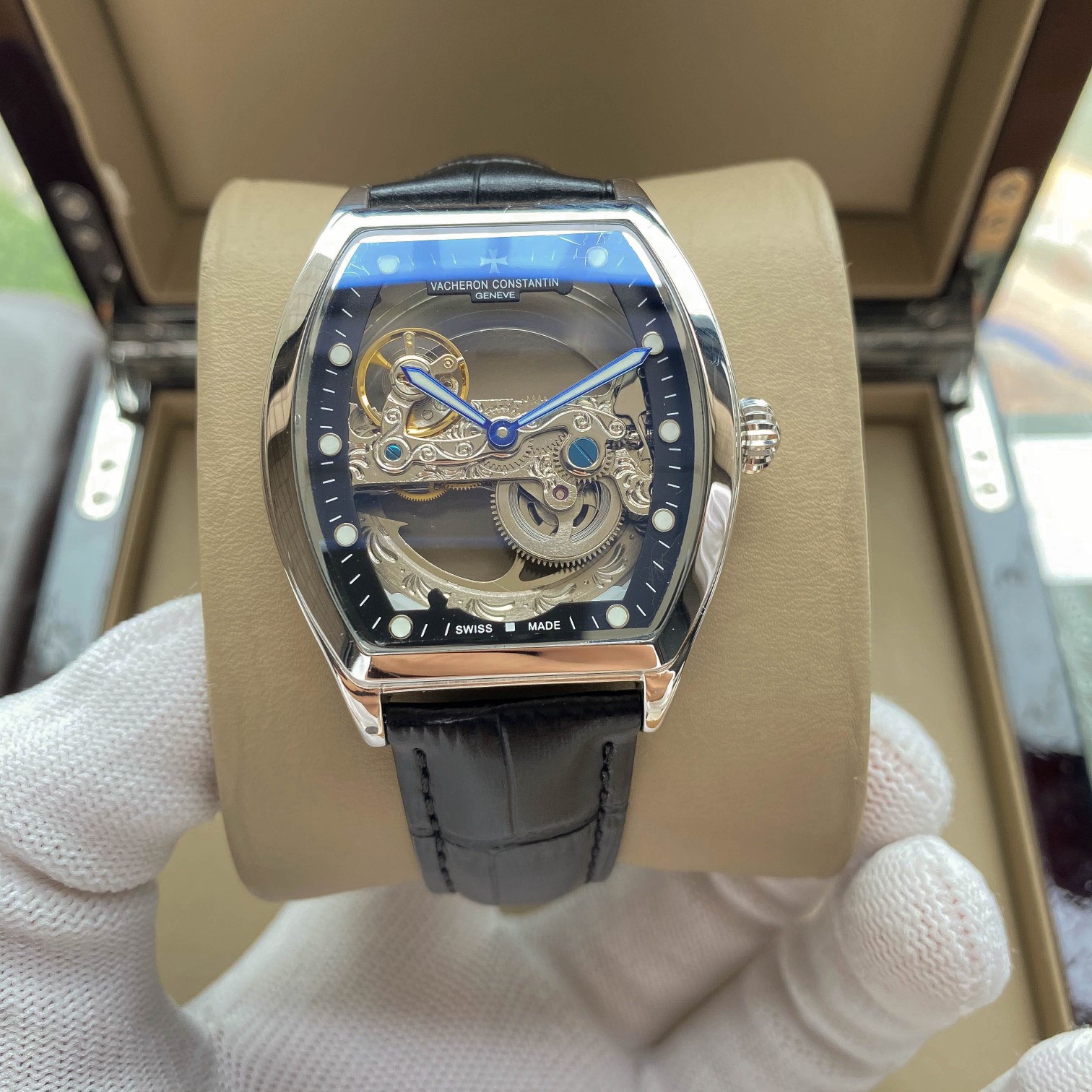 批440 🚄江诗丹顿（Vacheron Constantin ）精品男士腕表，魅力不凡，镂空设计，尽显精致细节与高超技艺，搭载多功能全自动机械机芯，顶级316精钢表壳，进口小牛皮表带，矿物质超强镜面，尺寸41*11，尊贵典范，绅士风范，身份的象征，展现你的独特品味！