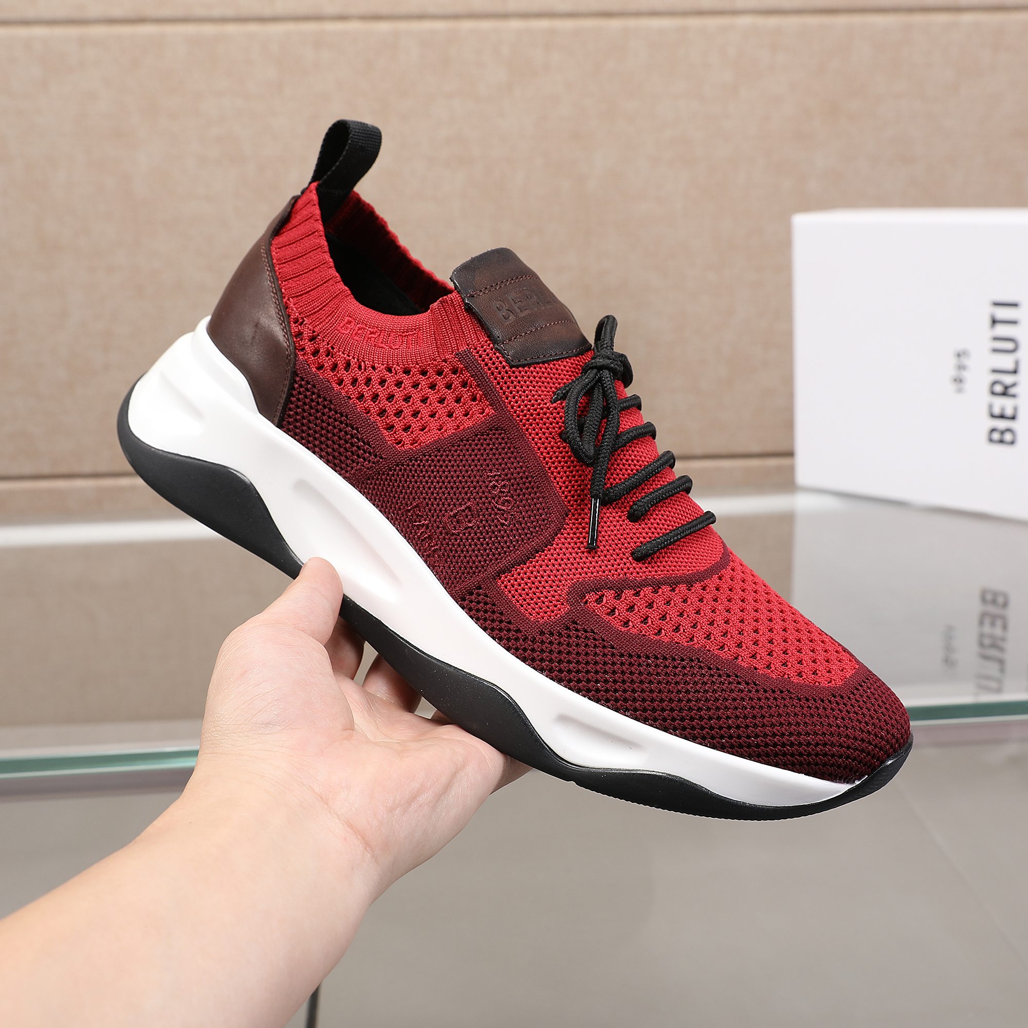 Spring/Summer nueva colección, la única versión en el mercado de los zapatos deportivos para hombre 