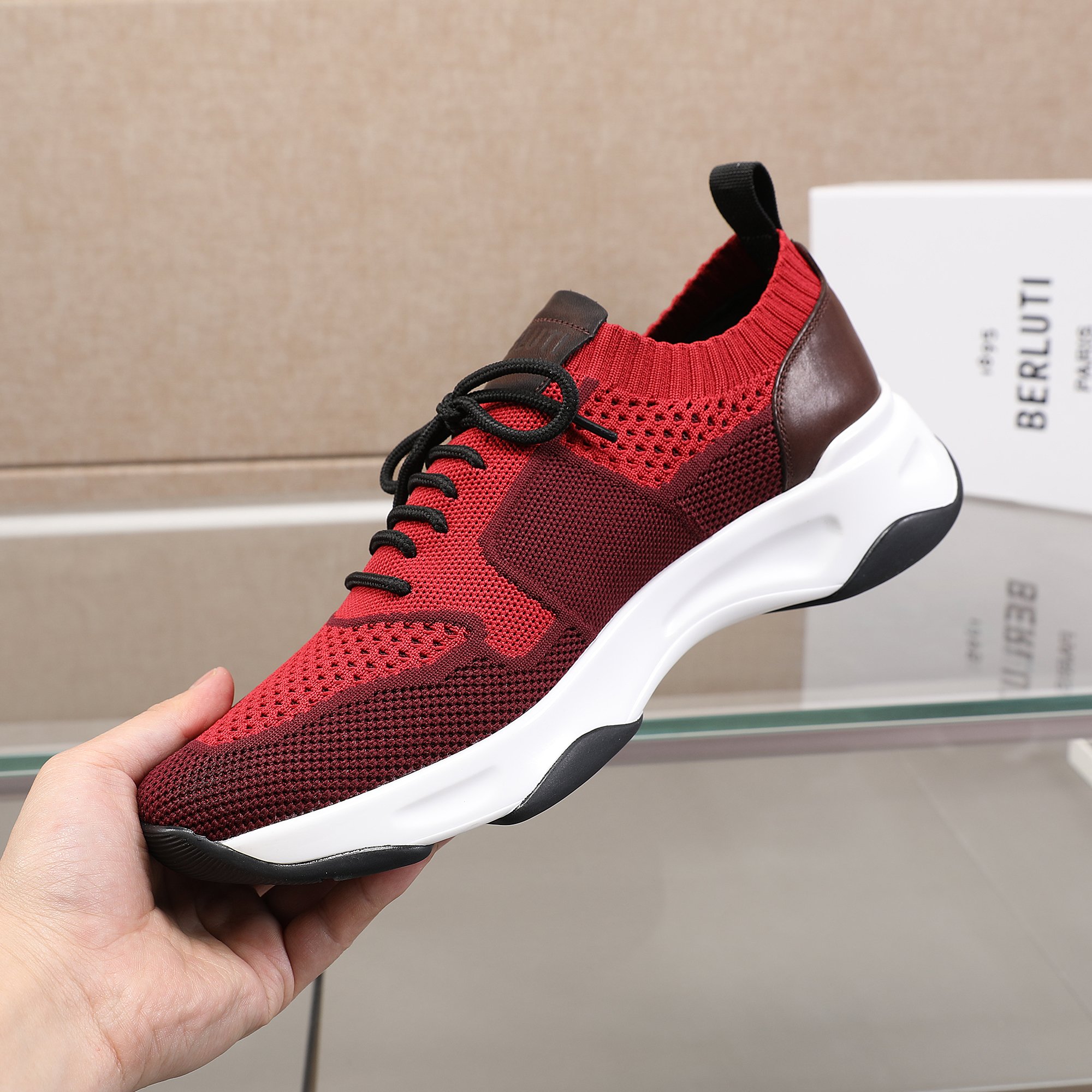 Spring/Summer nueva colección, la única versión en el mercado de los zapatos deportivos para hombre 