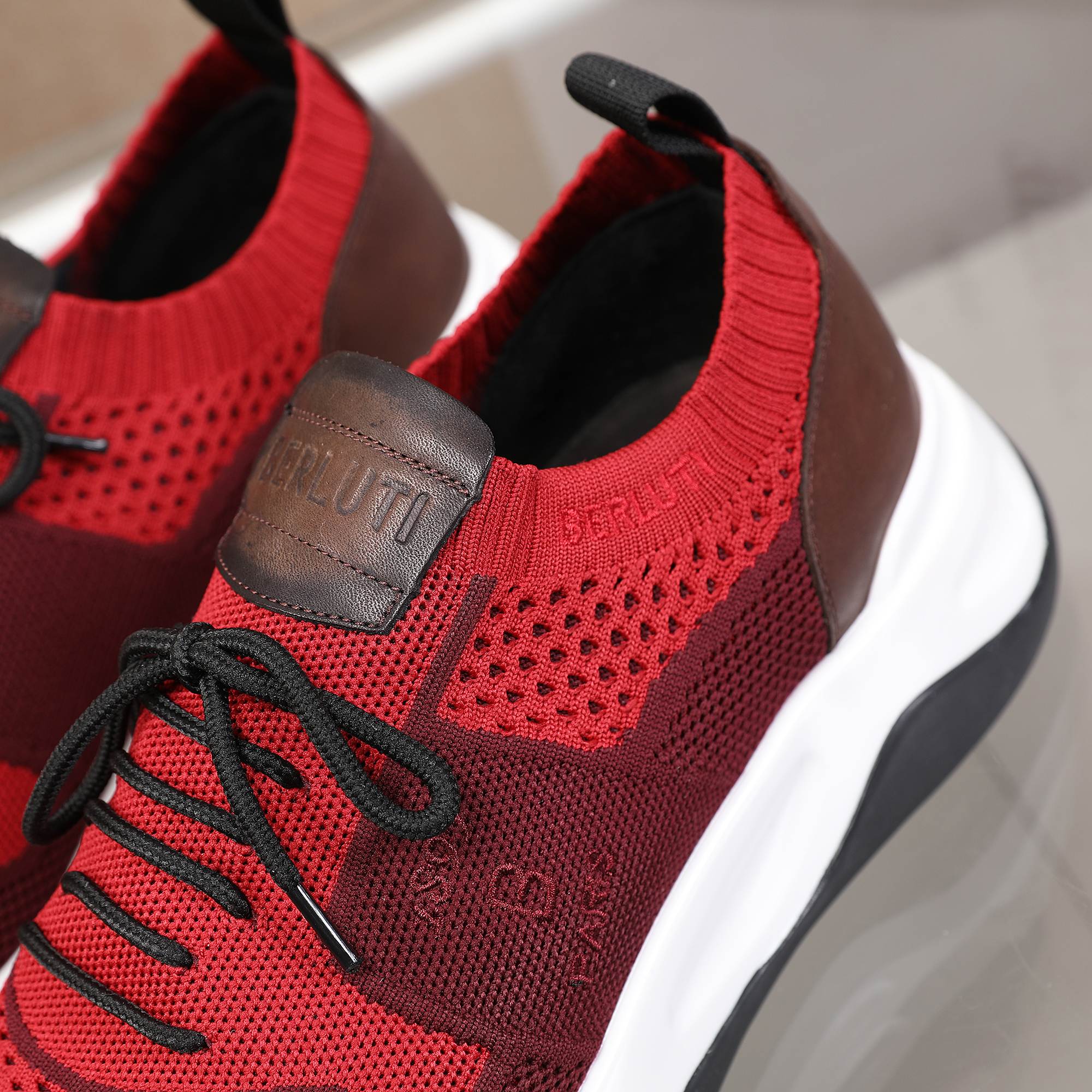 Spring/Summer nueva colección, la única versión en el mercado de los zapatos deportivos para hombre 