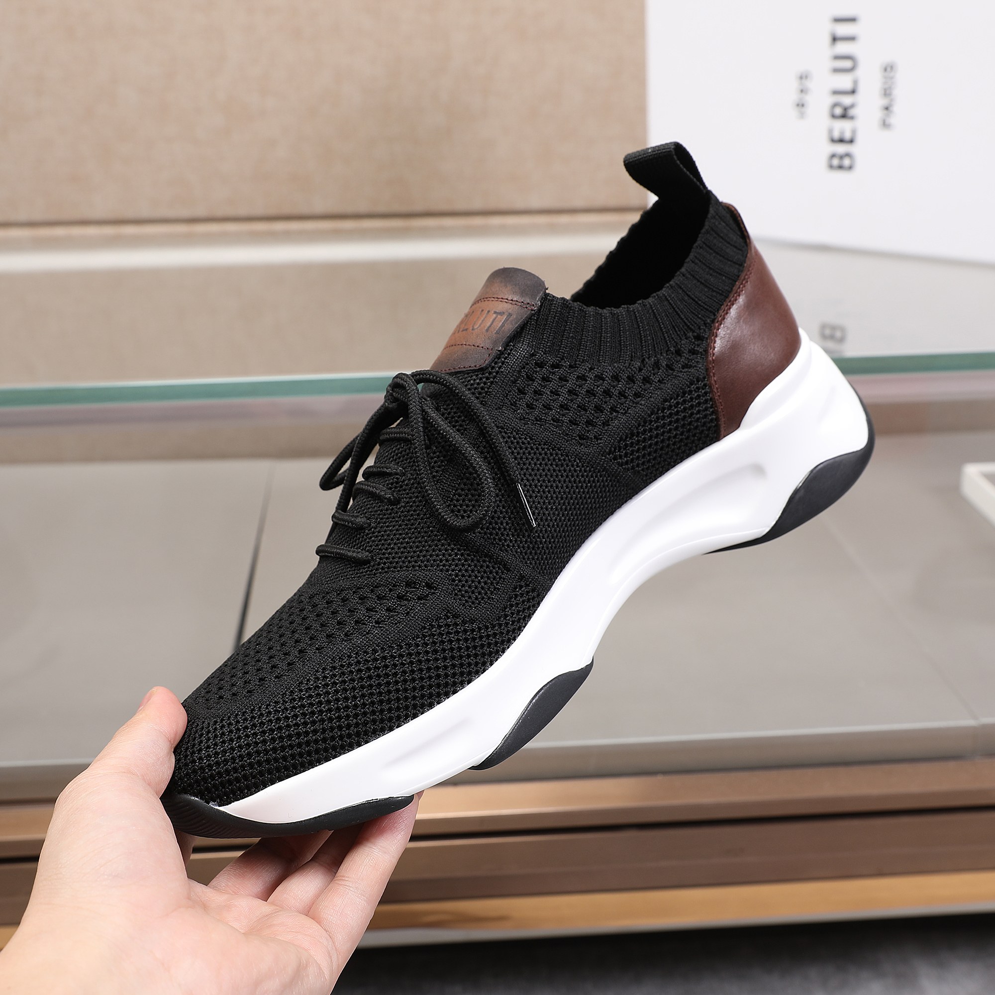 Spring/Summer nueva colección, la única versión en el mercado de los zapatos deportivos para hombre 