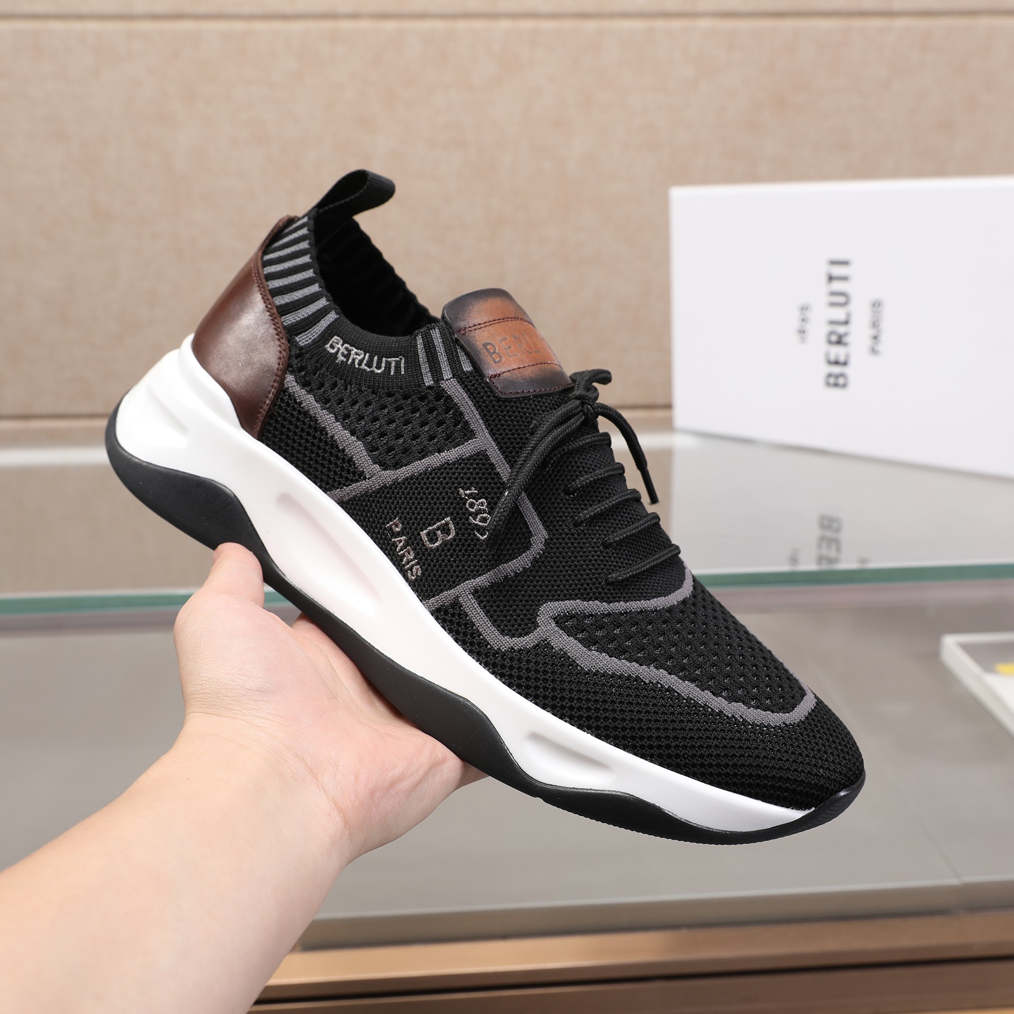Spring/Summer nueva colección, la única versión en el mercado de los zapatos deportivos para hombre 