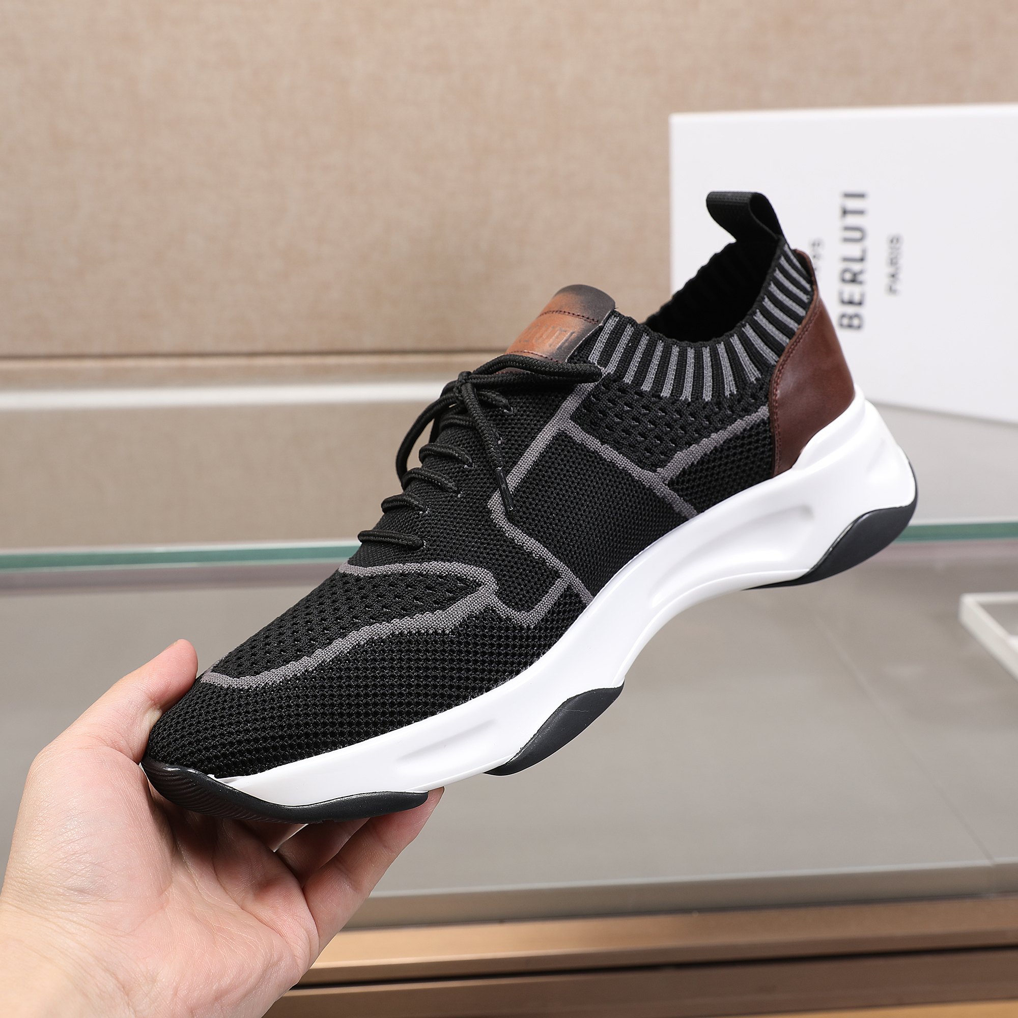 Spring/Summer nueva colección, la única versión en el mercado de los zapatos deportivos para hombre 