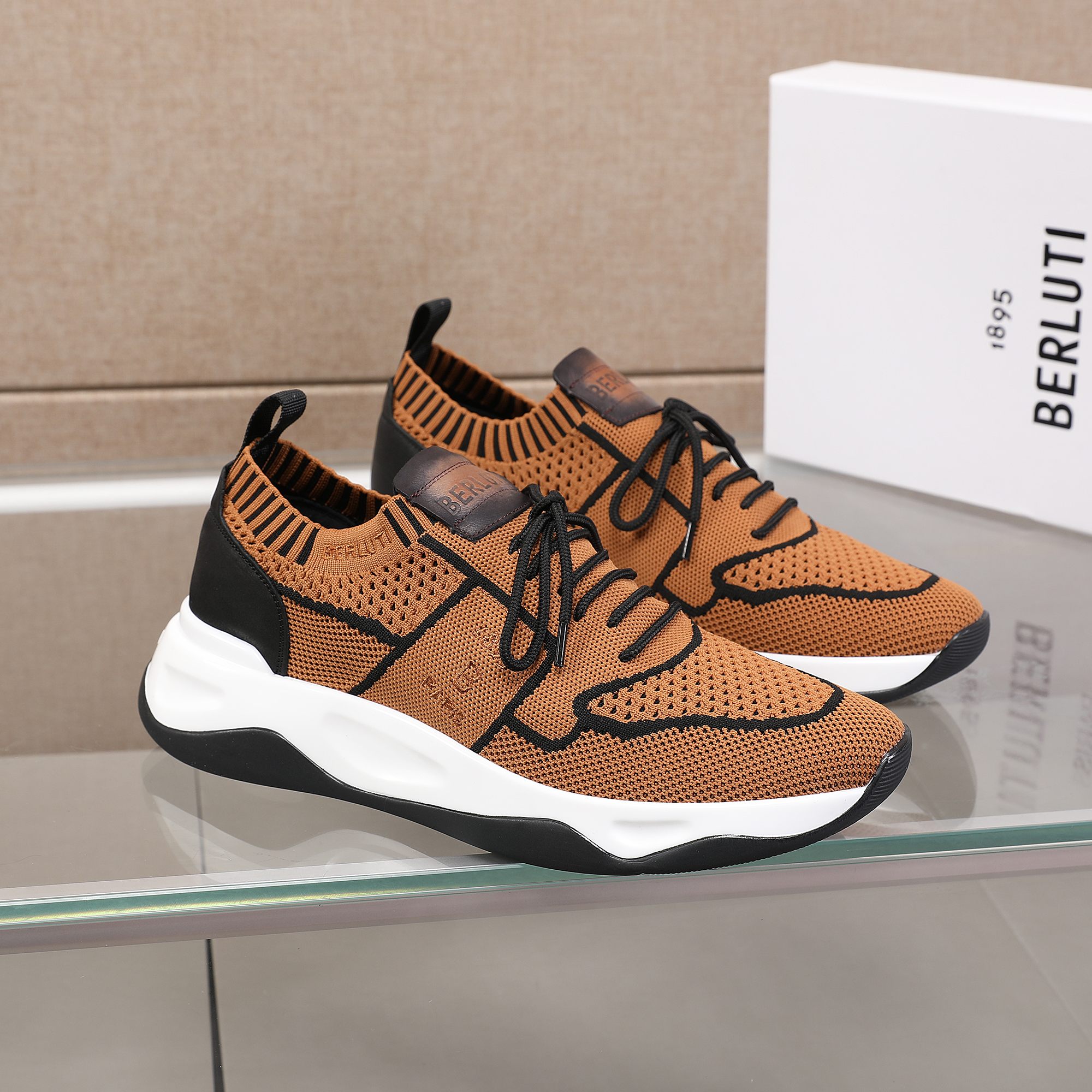 Spring/Summer nueva colección, la única versión en el mercado de los zapatos deportivos para hombre 
