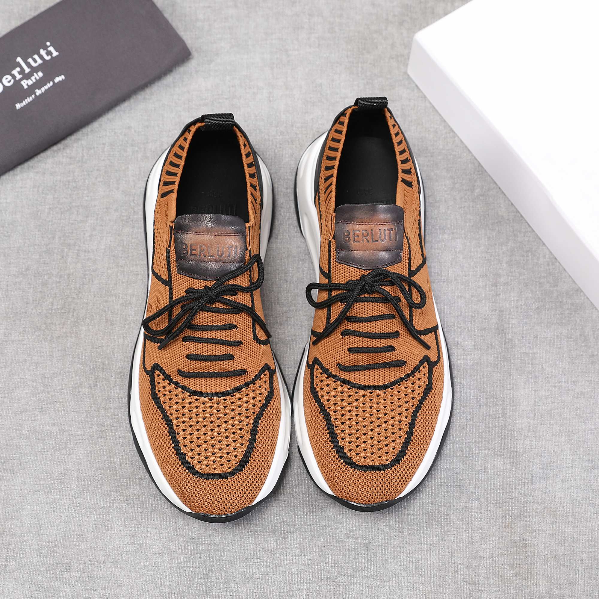 Spring/Summer nueva colección, la única versión en el mercado de los zapatos deportivos para hombre 