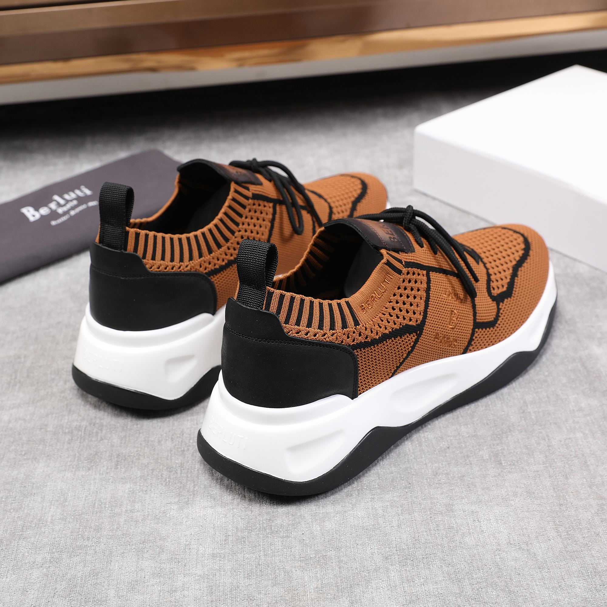Spring/Summer nueva colección, la única versión en el mercado de los zapatos deportivos para hombre 