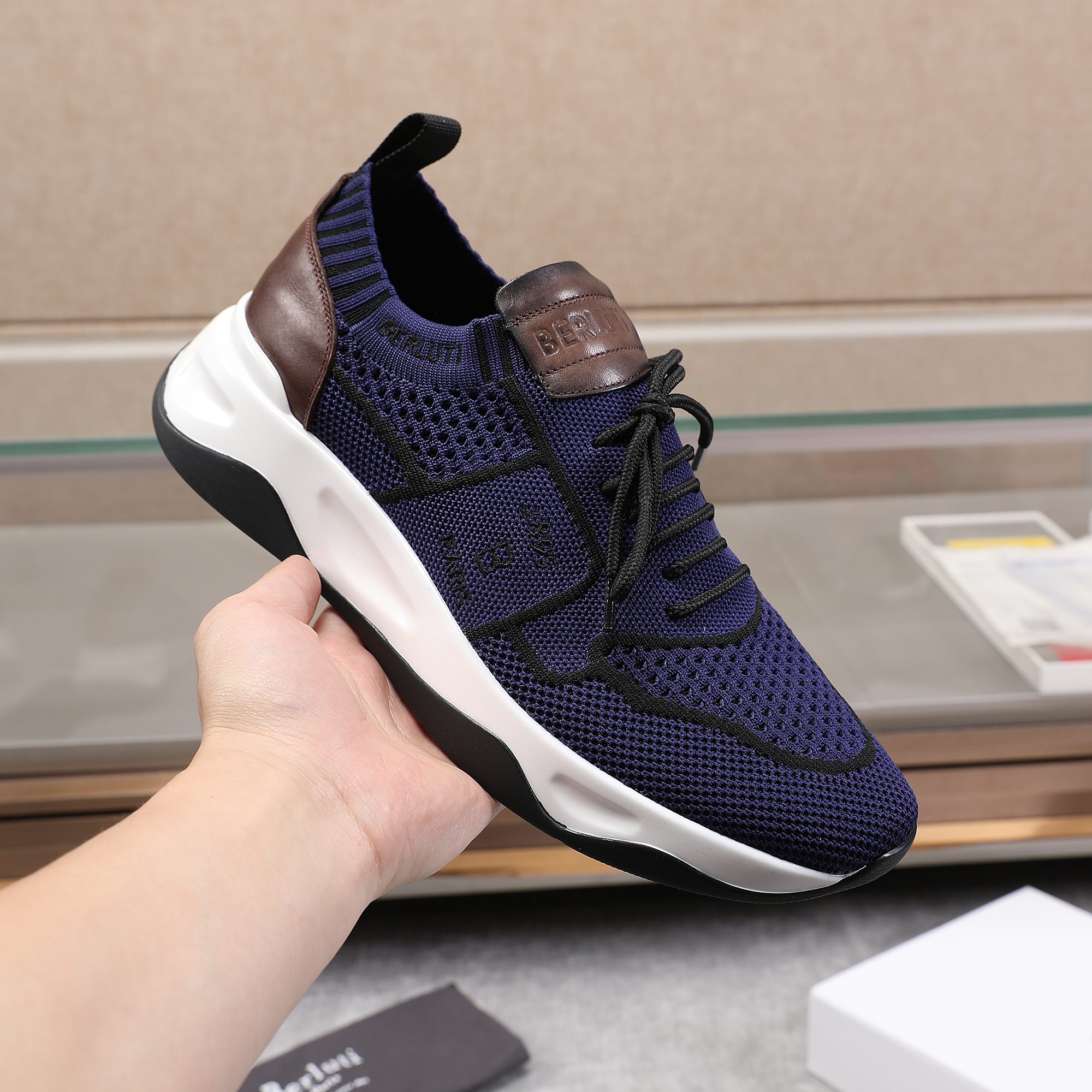 Spring/Summer nueva colección, la única versión en el mercado de los zapatos deportivos para hombre 
