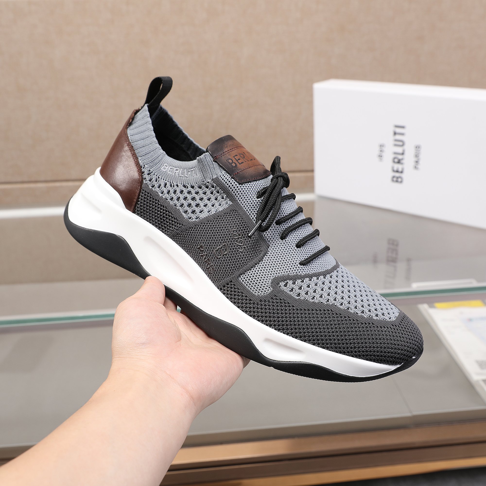 Spring/Summer nueva colección, la única versión en el mercado de los zapatos deportivos para hombre 