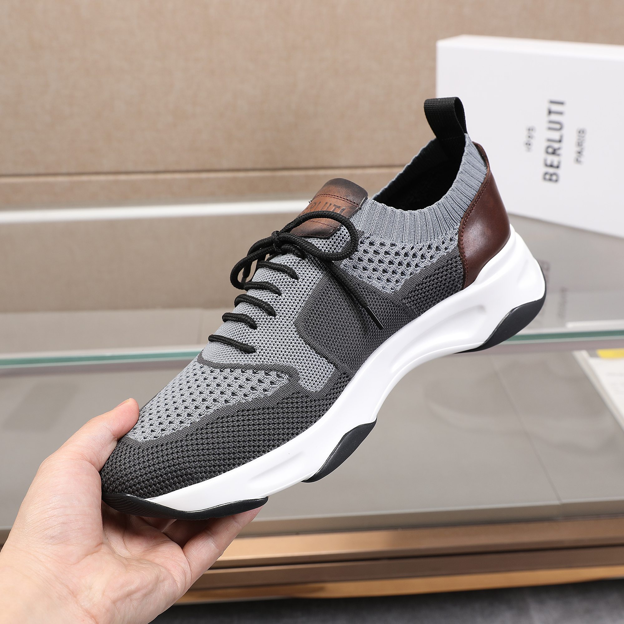 Spring/Summer nueva colección, la única versión en el mercado de los zapatos deportivos para hombre 