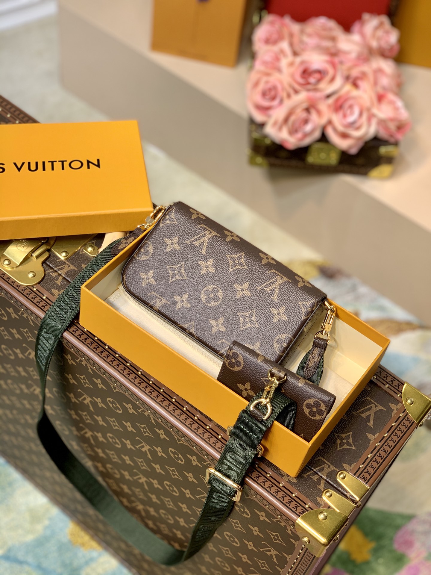Louis Vuitton LV Félicie Strap & Go bag M80091 名媛网