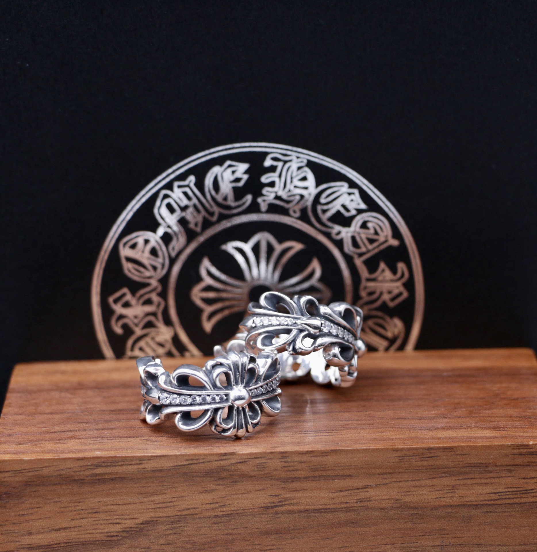 NO:103877,Chrome hearts Crosin Classic cross iris diamond-set ring for men and women Retro style super cool, Crosin ring, Chrome hearts, chrome hearts, chrome hearts, ring19860909Chrome hearts克罗心 经典十字鸢尾花镶钻男女开口戒指 复古风格超酷炫,克罗心戒指,chrome hearts,chrome hearts,ring,Jewelry