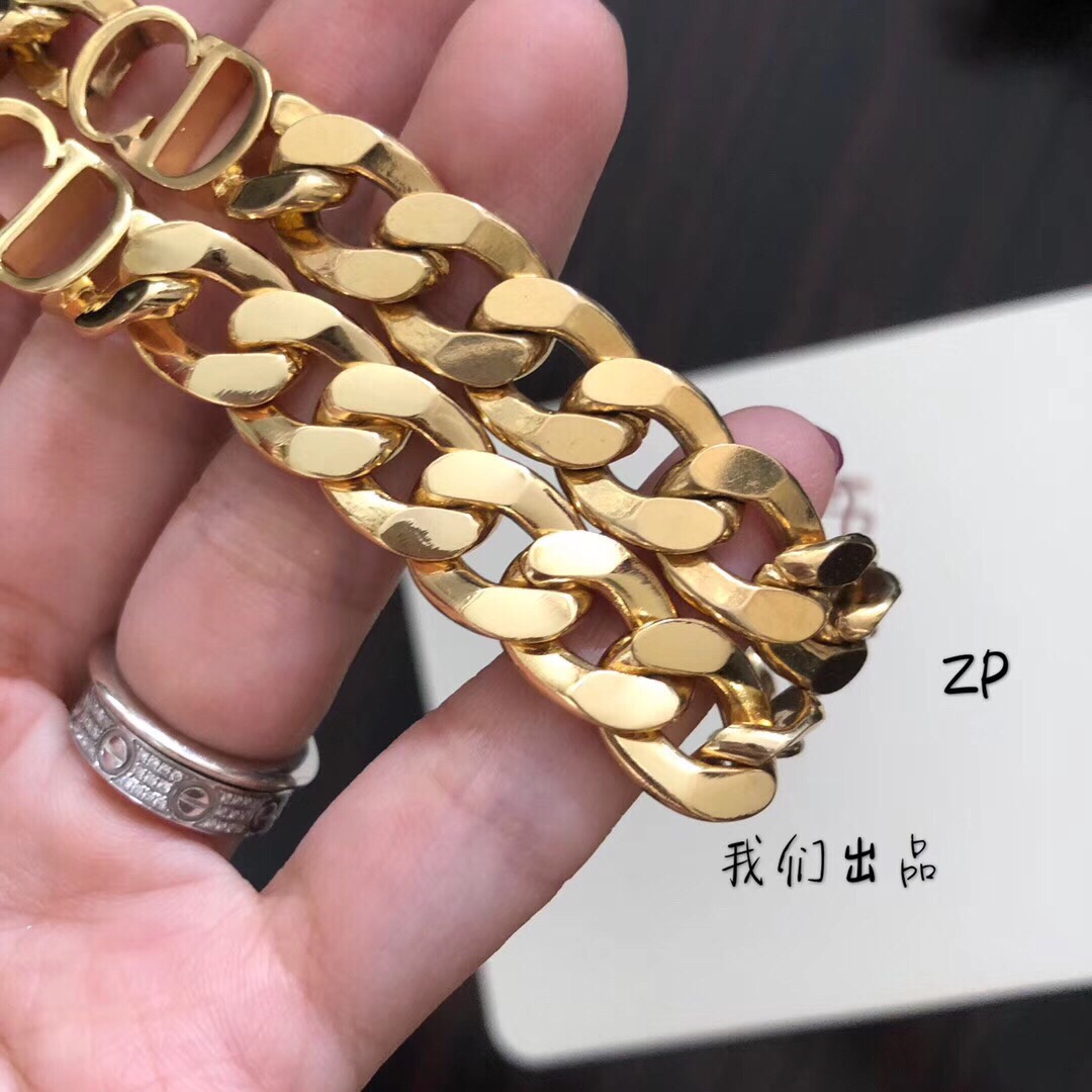 Z5800量大咨询客Fu非常重磅特别强调一下为什么说特别重磅呢因为你们所看到的链条全部是一个一个倒模出来